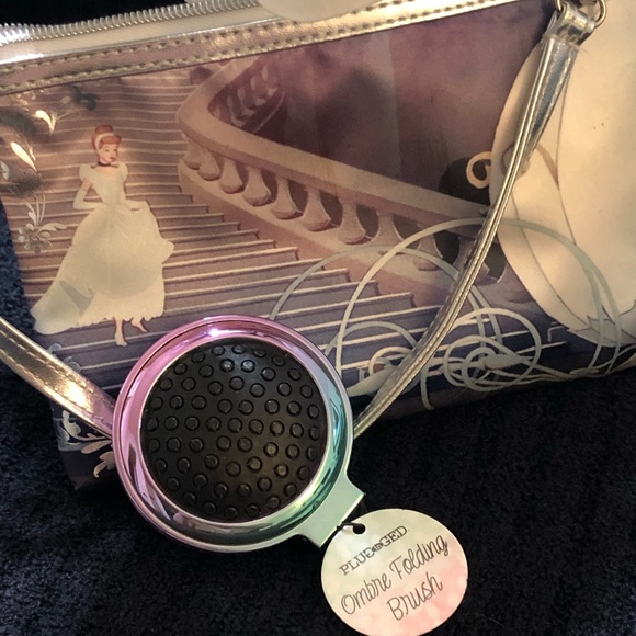 Disney Cinderella Wristlet - Picture 10 of 14